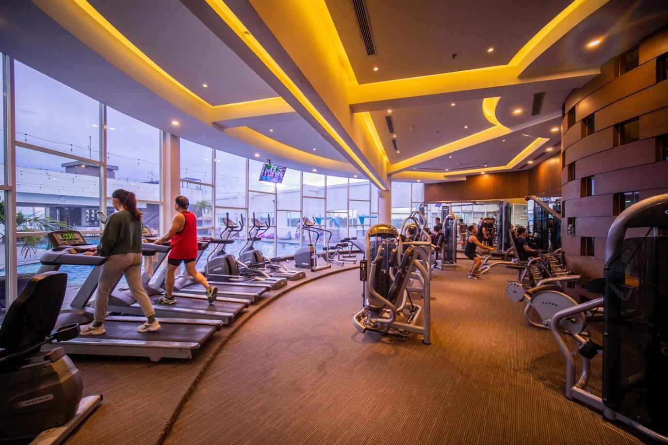 J Icon Hip Hotel Баликпапан Экстерьер фото