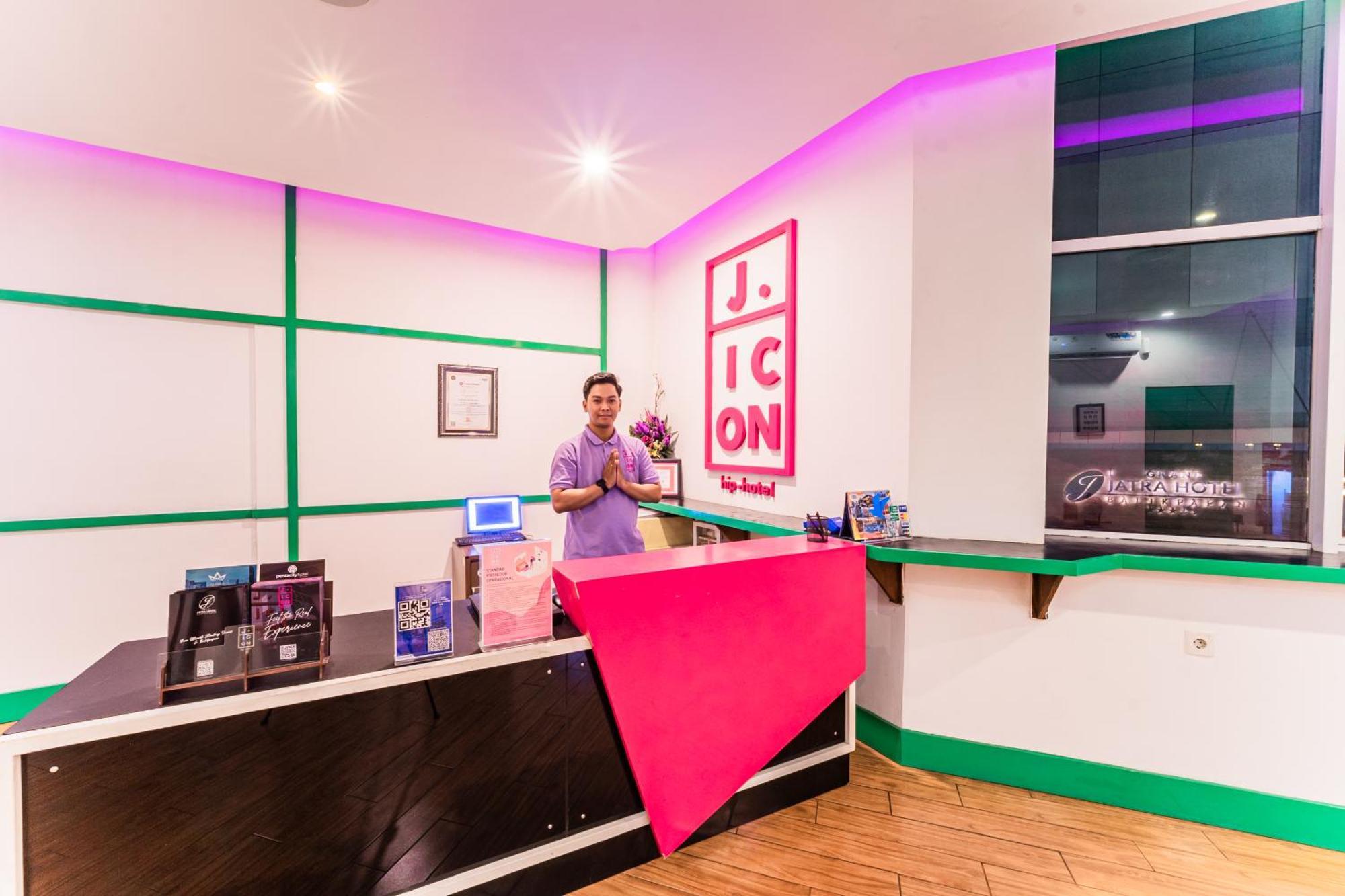 J Icon Hip Hotel Баликпапан Экстерьер фото