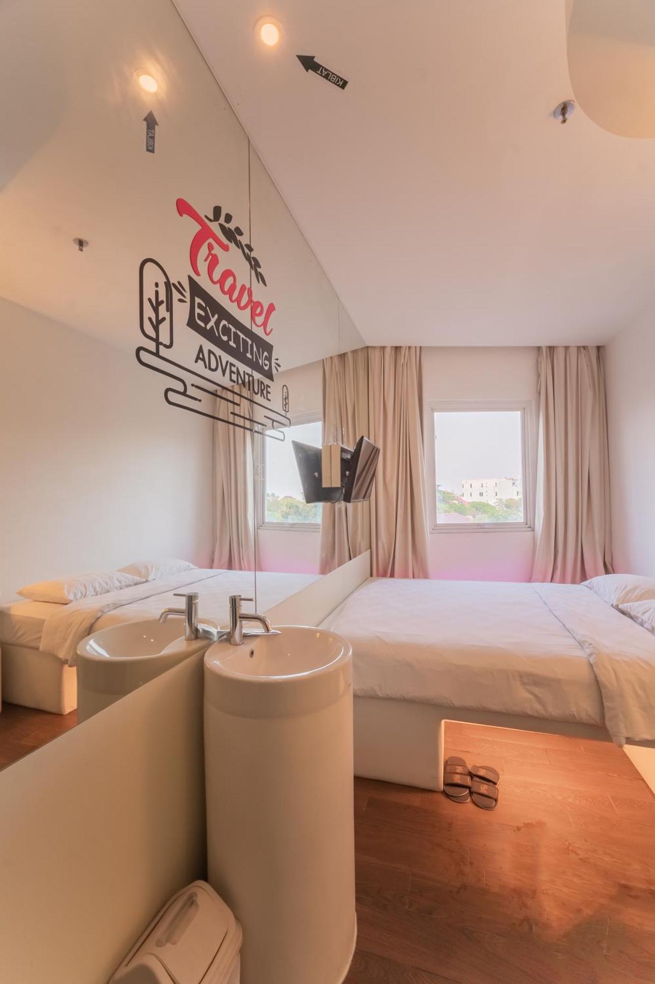 J Icon Hip Hotel Баликпапан Экстерьер фото
